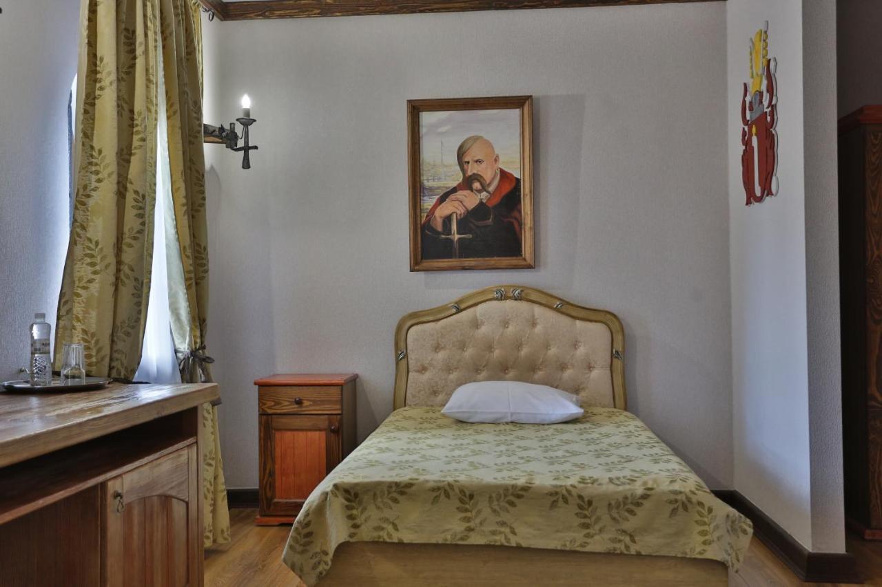 Hotel Fortetsya Hetmana Hatne Exteriér fotografie